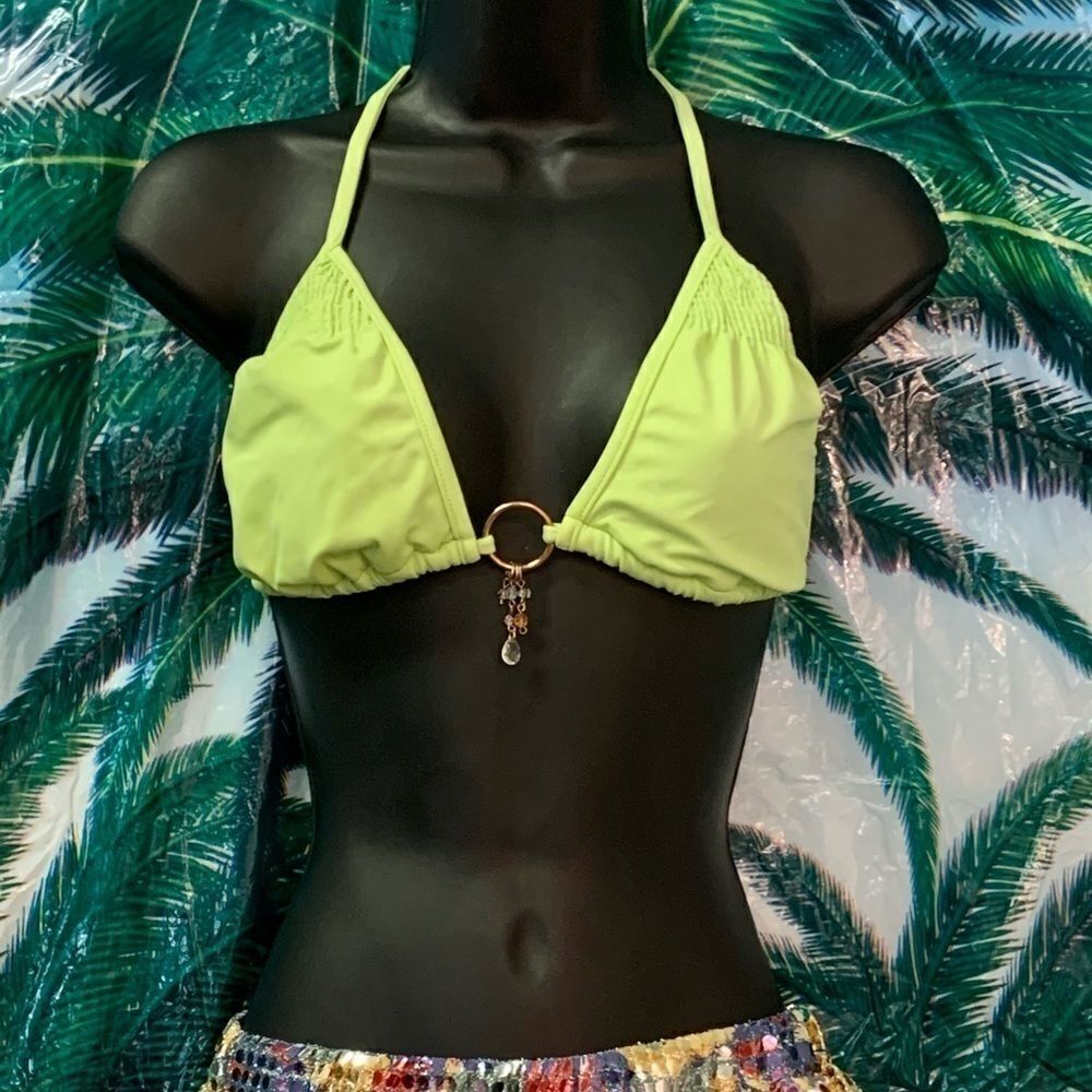 Bikinis   - Picture 10 of 12
